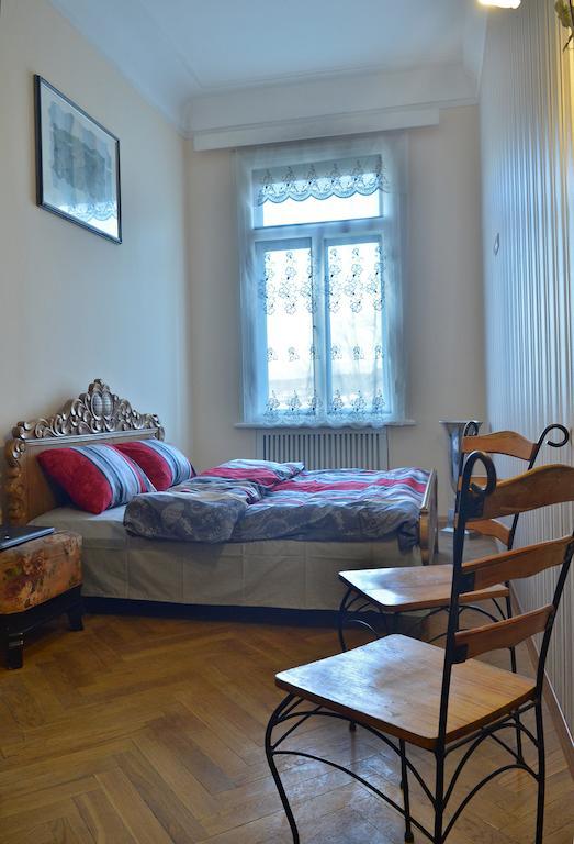 Griboedov Hostel & Suites Tbilisi Kamer foto
