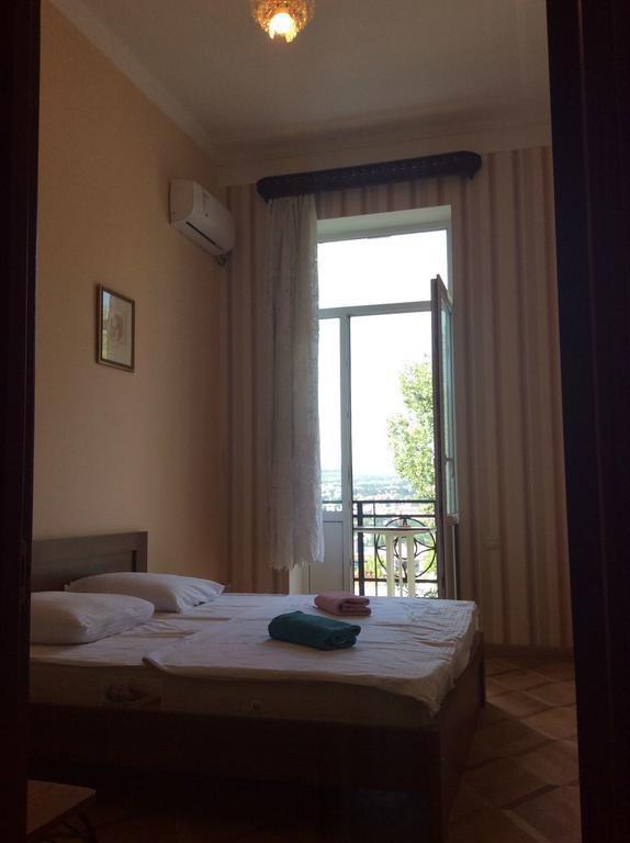 Griboedov Hostel & Suites Tbilisi Buitenkant foto