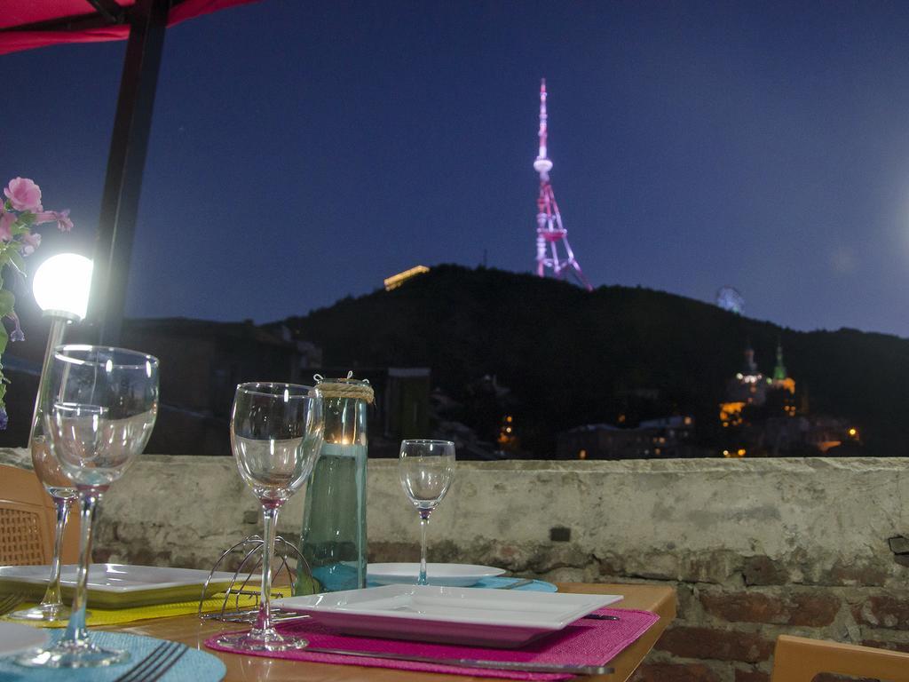 Griboedov Hostel & Suites Tbilisi Buitenkant foto