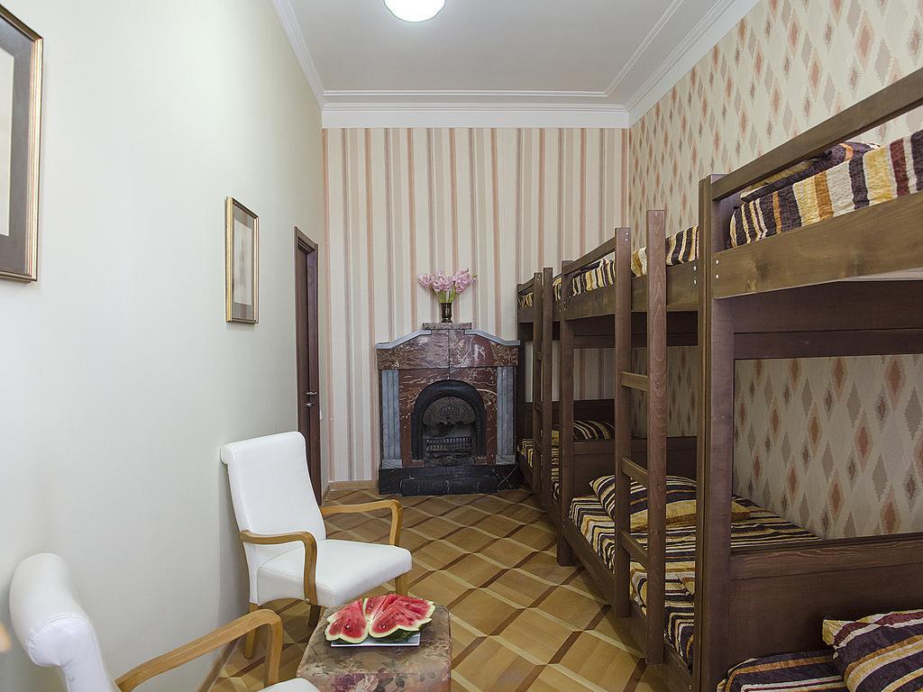 Griboedov Hostel & Suites Tbilisi Buitenkant foto