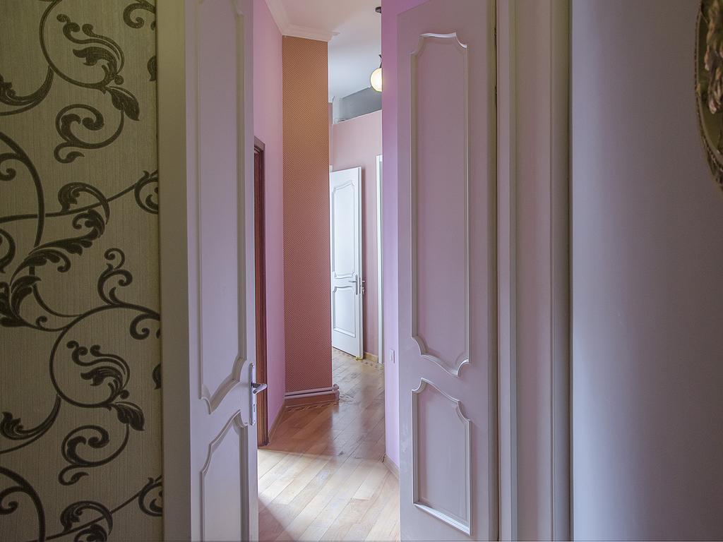 Griboedov Hostel & Suites Tbilisi Buitenkant foto