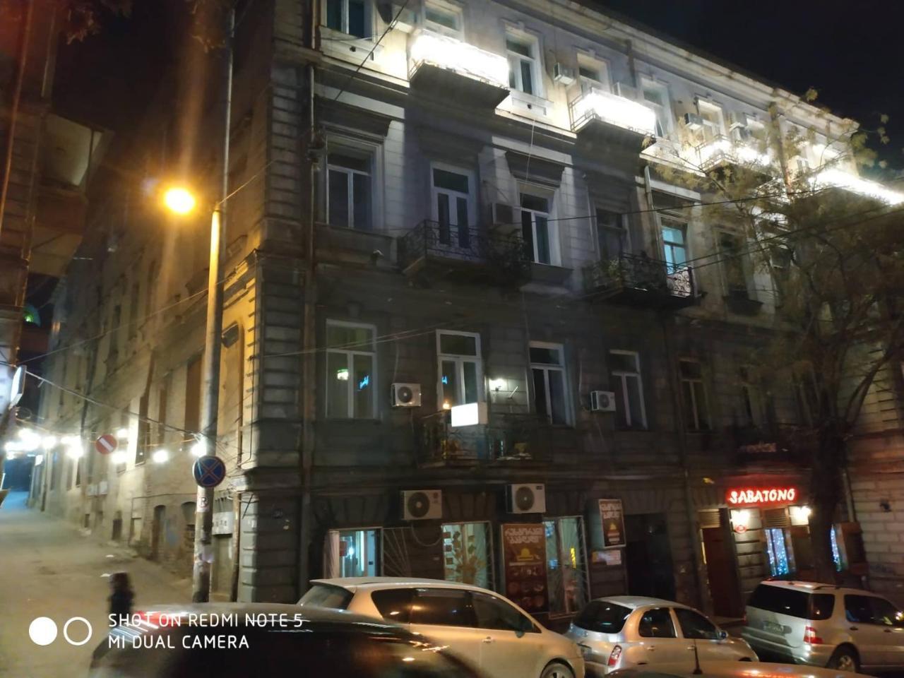 Griboedov Hostel & Suites Tbilisi Buitenkant foto