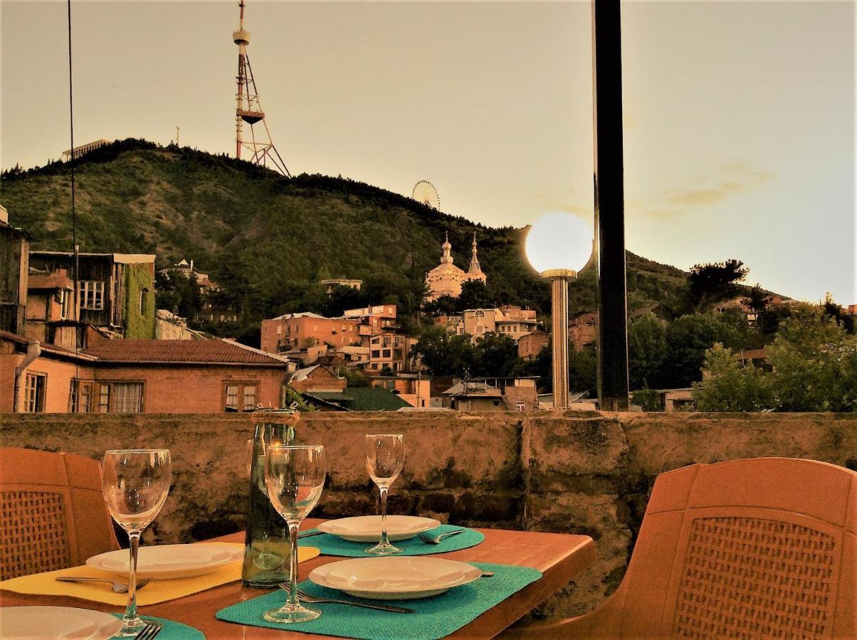 Griboedov Hostel & Suites Tbilisi Buitenkant foto