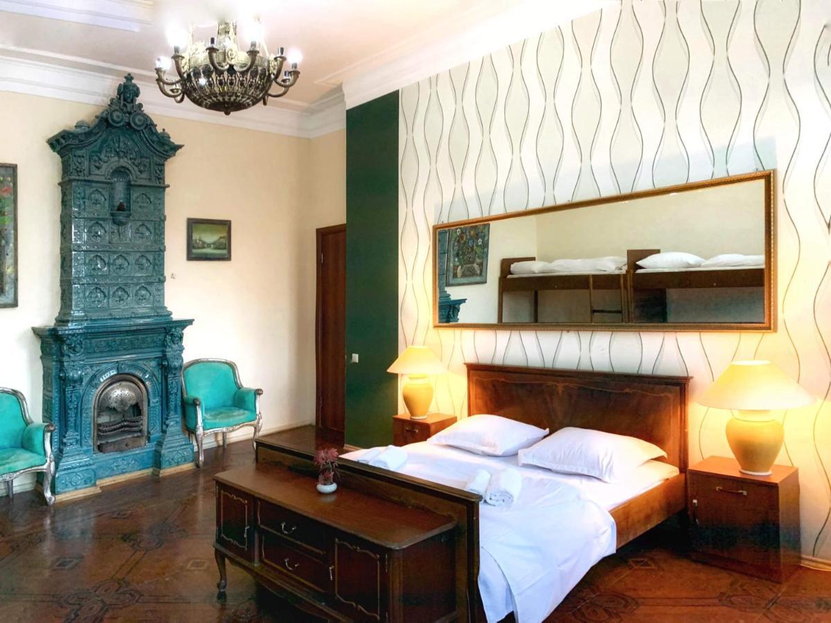 Griboedov Hostel & Suites Tbilisi Buitenkant foto