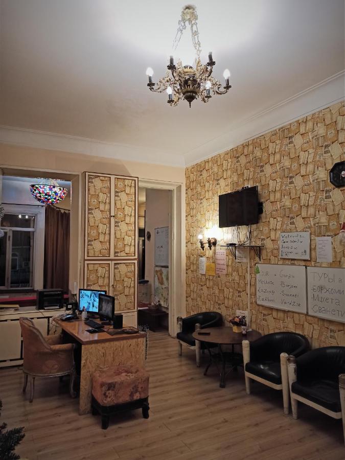 Griboedov Hostel & Suites Tbilisi Buitenkant foto
